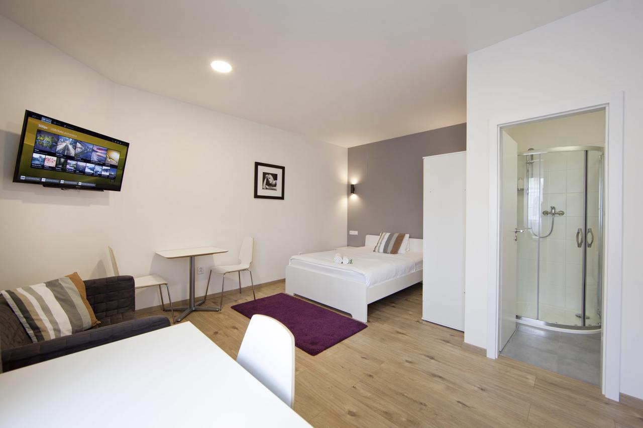 Rakovník Rozmaryn Rooms & Apartments المظهر الخارجي الصورة