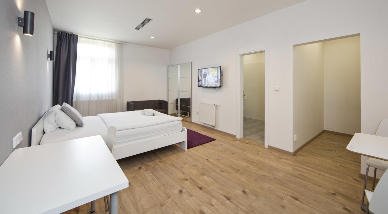 Rakovník Rozmaryn Rooms & Apartments المظهر الخارجي الصورة